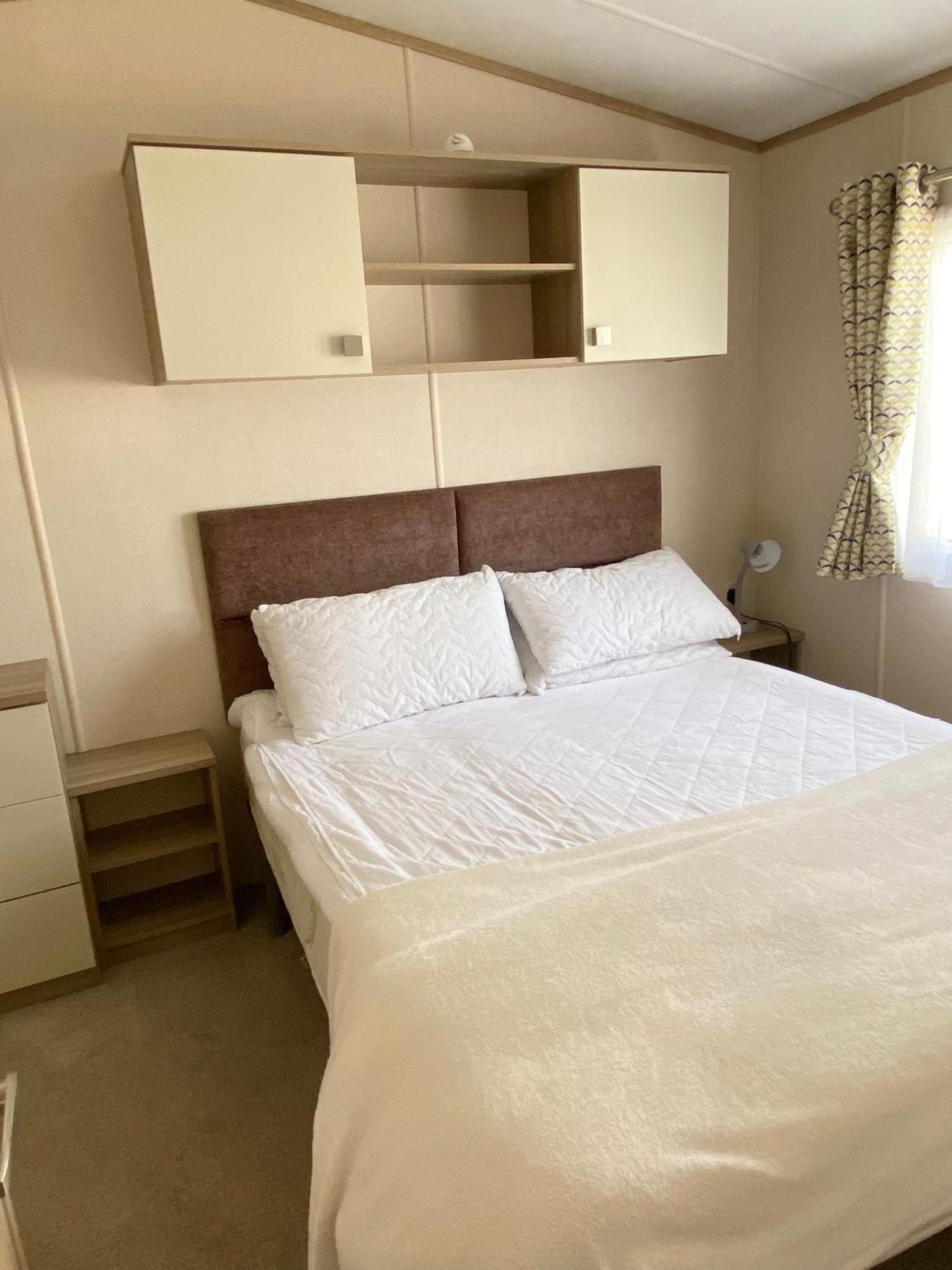 Stunning Caravan On Bay View