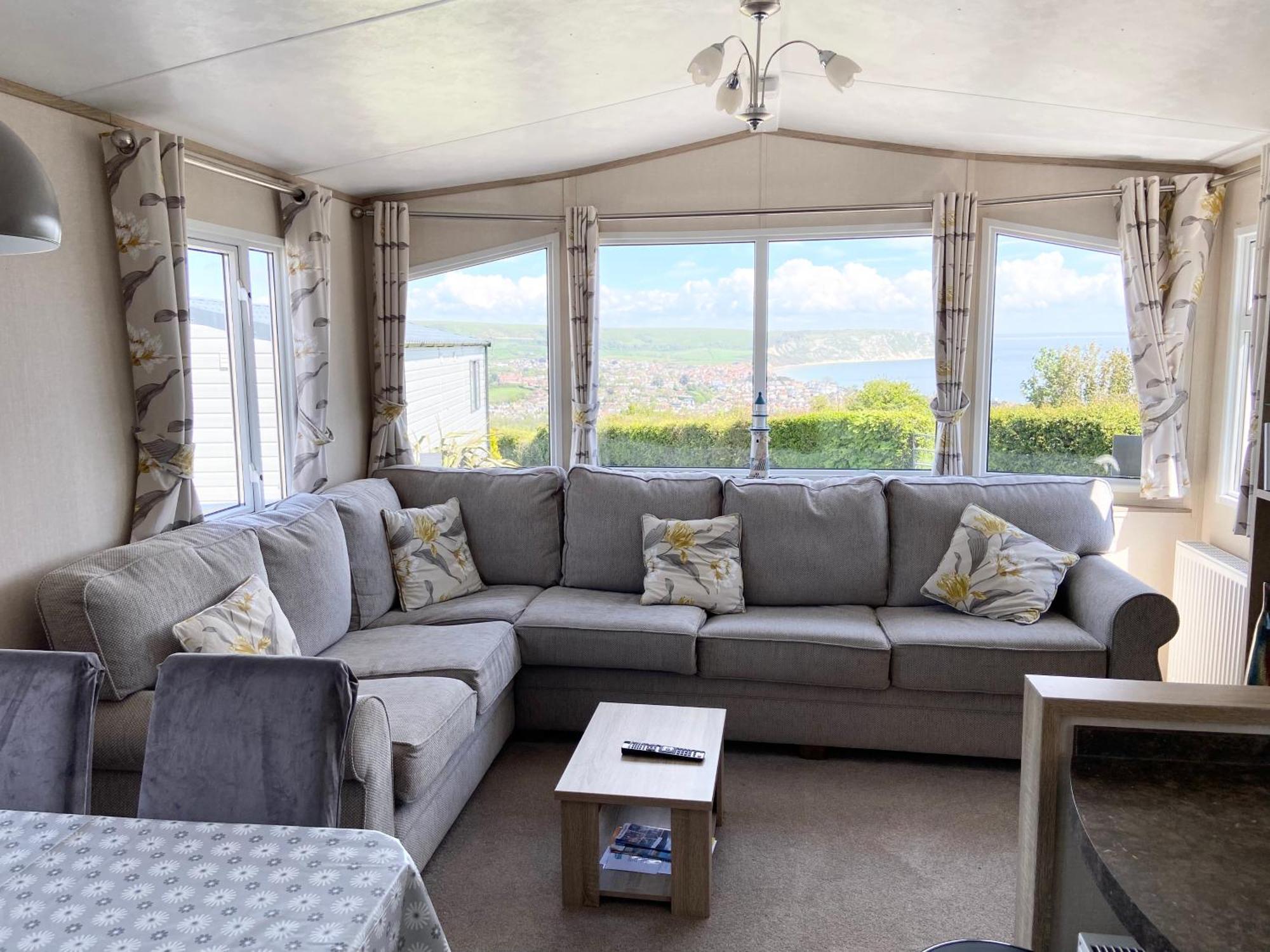 Stunning Caravan On Bay View *